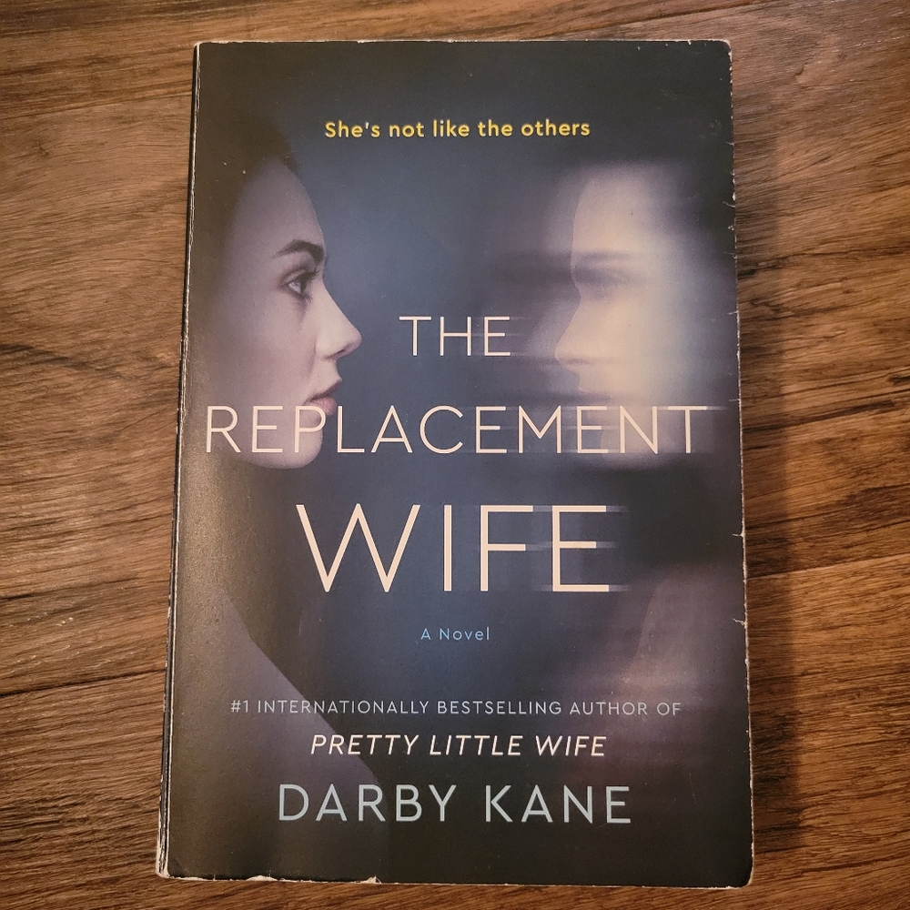 The Replacement Wife Paperback Thriller Novel by Darby Kane - GUC